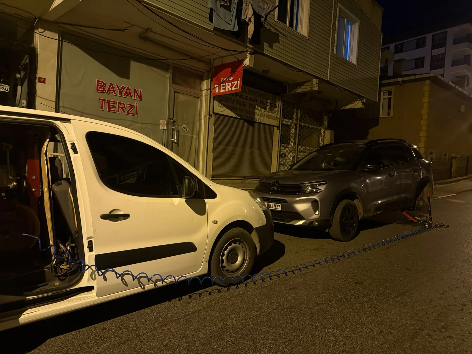 Yabancı Sürücü İçin Lastik Yardım Mesajı